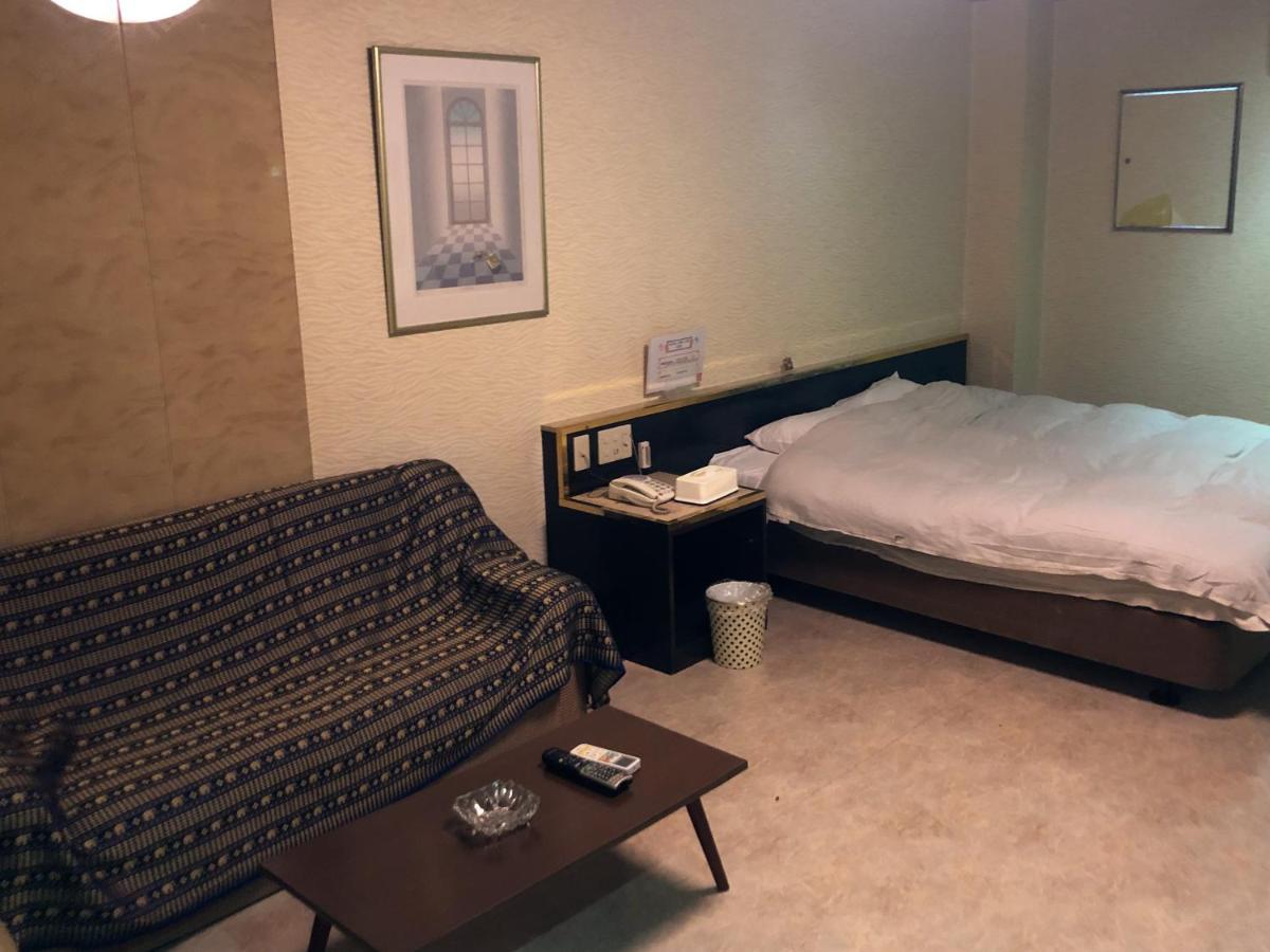 אוסקה Hotel One Love (Adults Only) מראה חיצוני תמונה
